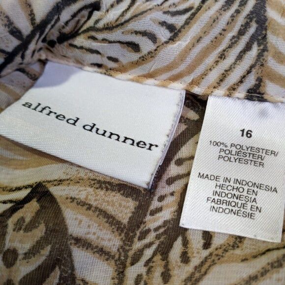 Alfred Dunner Women's Plus Sz 16 Sheer Button Down 3/4 Sleeve Leaf Print Top - Picture 2 of 6